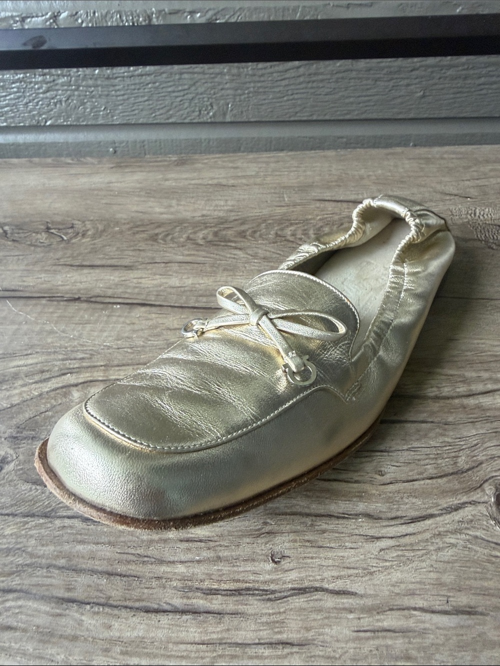 Salvatore Ferragamo Women’s Metallic Gold Leather Ballet Loafer size 8.5 M